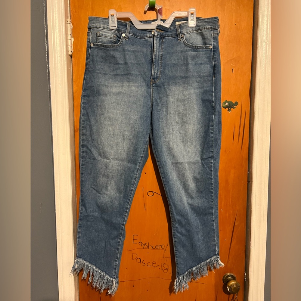 Sofia Jeans (Rosa curvy ankle) size 18
